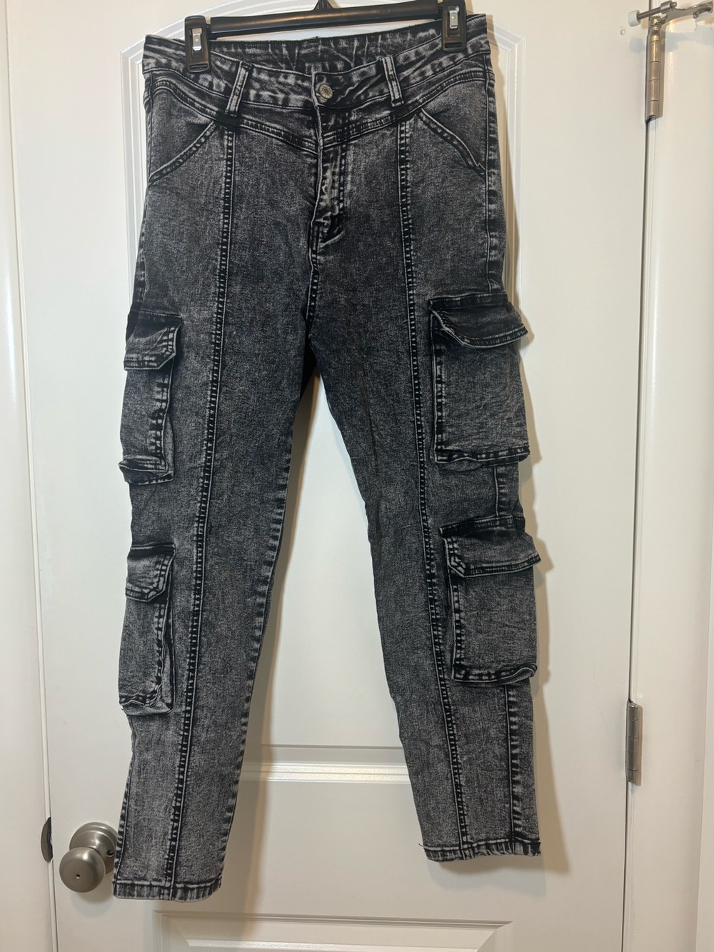 SHEIN Black Acid-Wash Cargo Boyfriend Jeans
